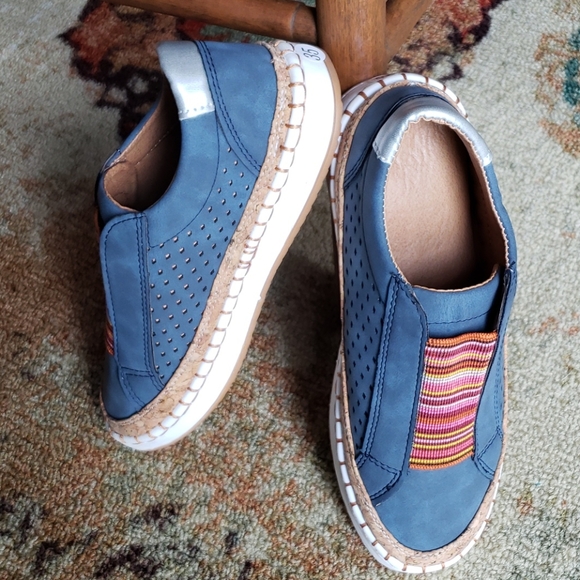 Shoes - Picture 3 of 3